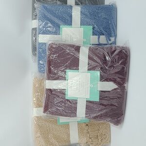 Acrylic throw 50" x 60" Home Suite by TSC BNIP